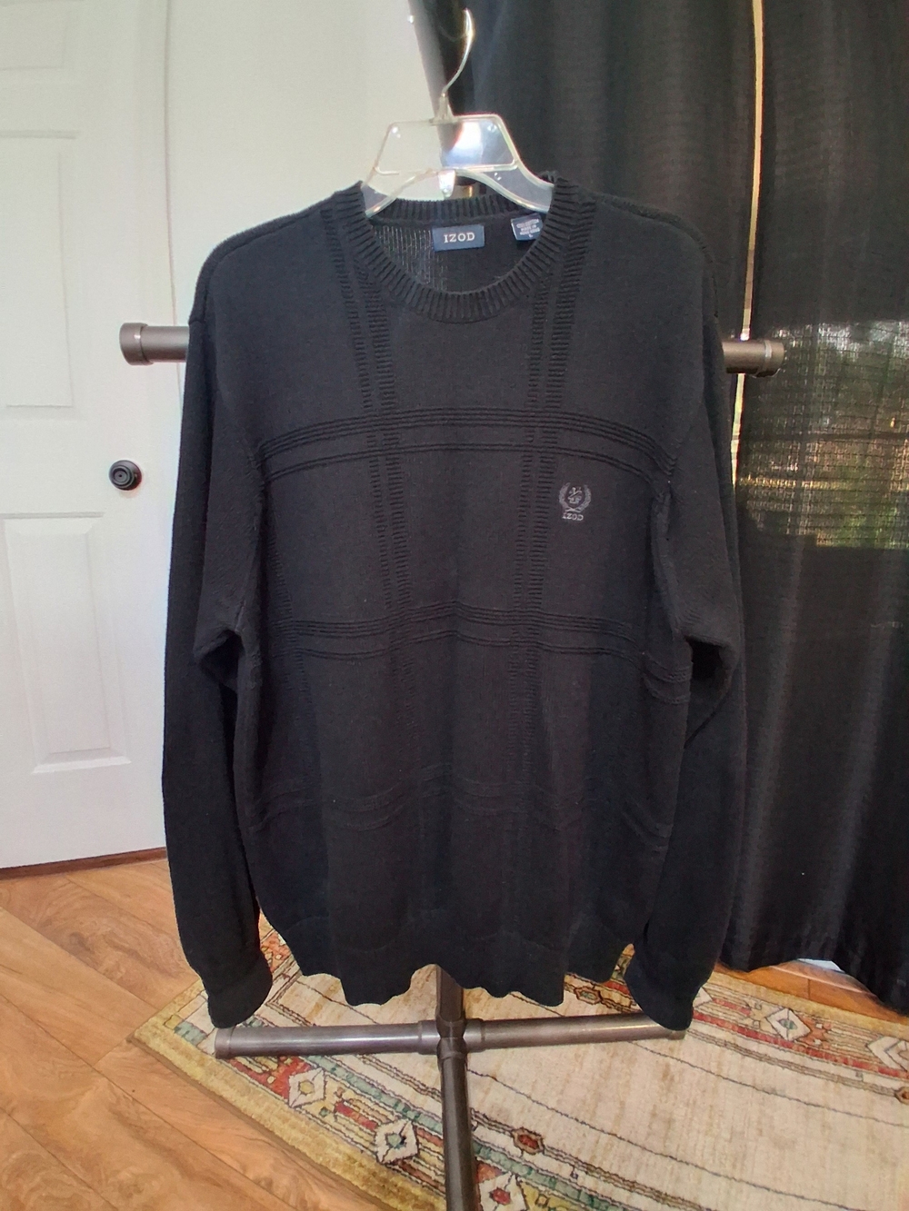 Izod Black Textured Crewneck Pullover